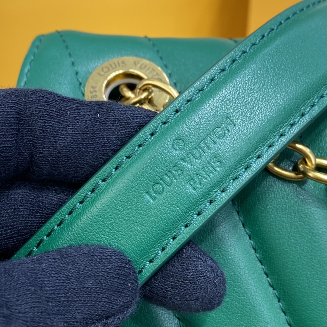 Louis Vuitton NEW WAVE CHAIN BAG M58553 Emerald